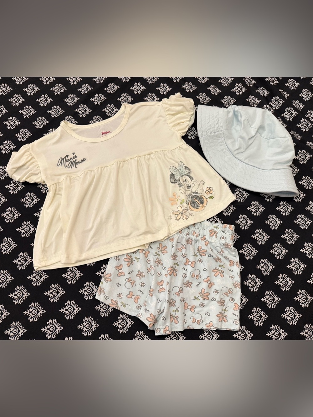 Disney Junior Minnie Mouse Girls 3T 3 Piece Outfit Shirt Shorts Bucket Hat NWOT